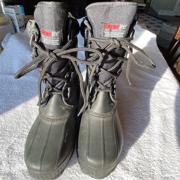 Women’s size 6 winter boots - Picture 1 of 7